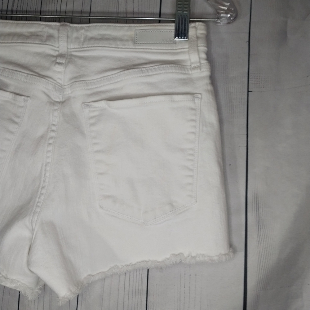 Abercrombie & Fitch The Boyfriend Mid Rise White Dem Raw Hem Shorts - Picture 7 of 9